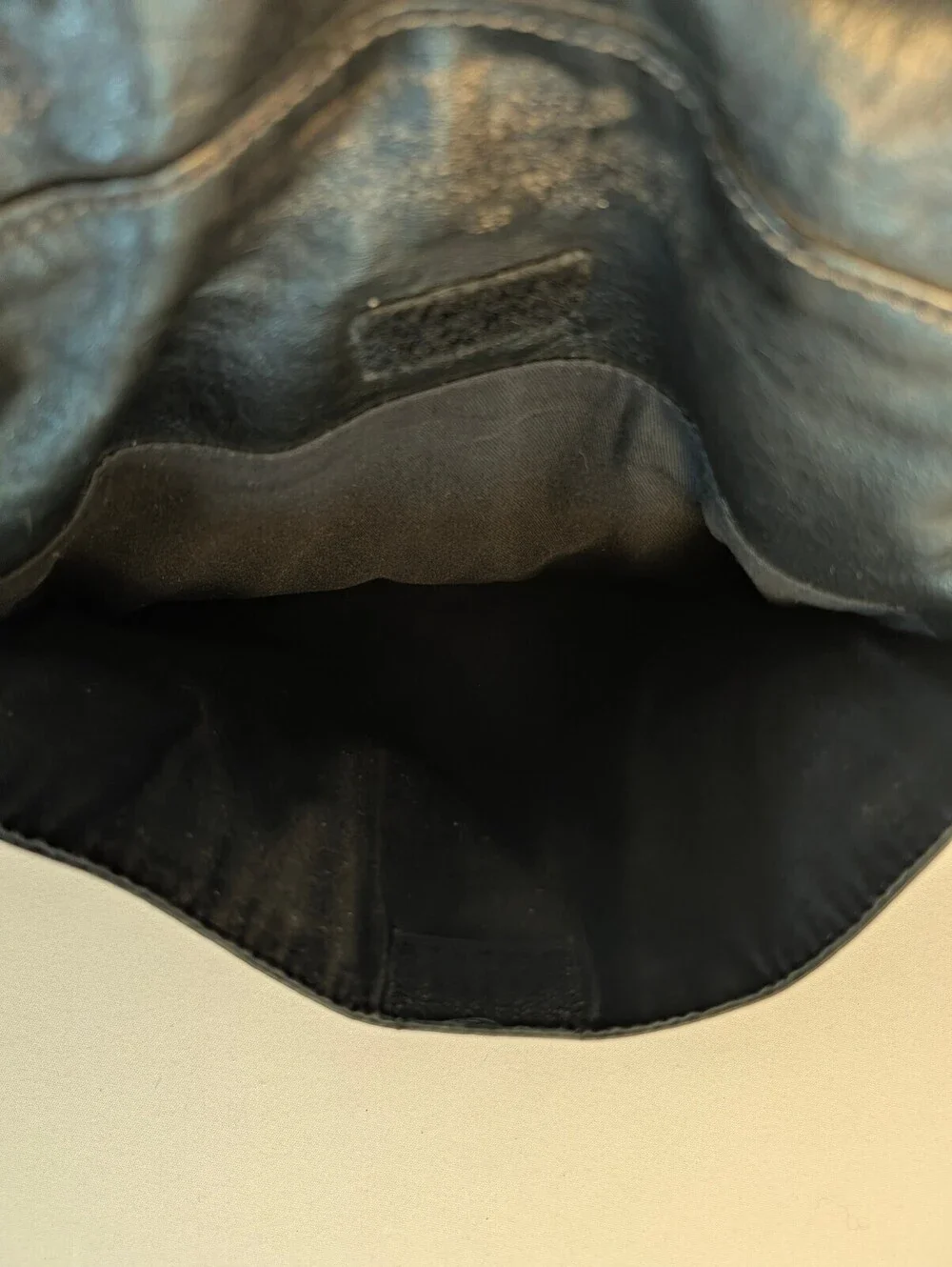 Classic Wilsons Leather Black Messenger Bag – Distressed Vintage Style